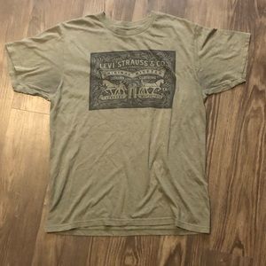 Levi’s graphic tee